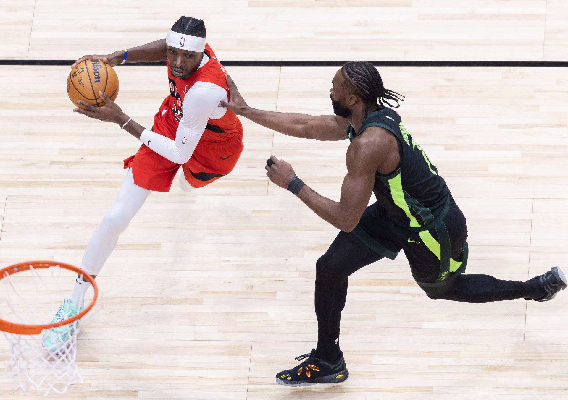 九游-关于多伦多猛龙迎NBA常规赛关键赛，国际比赛日远射贴柱，管理层满意，控场能力受关注的信息